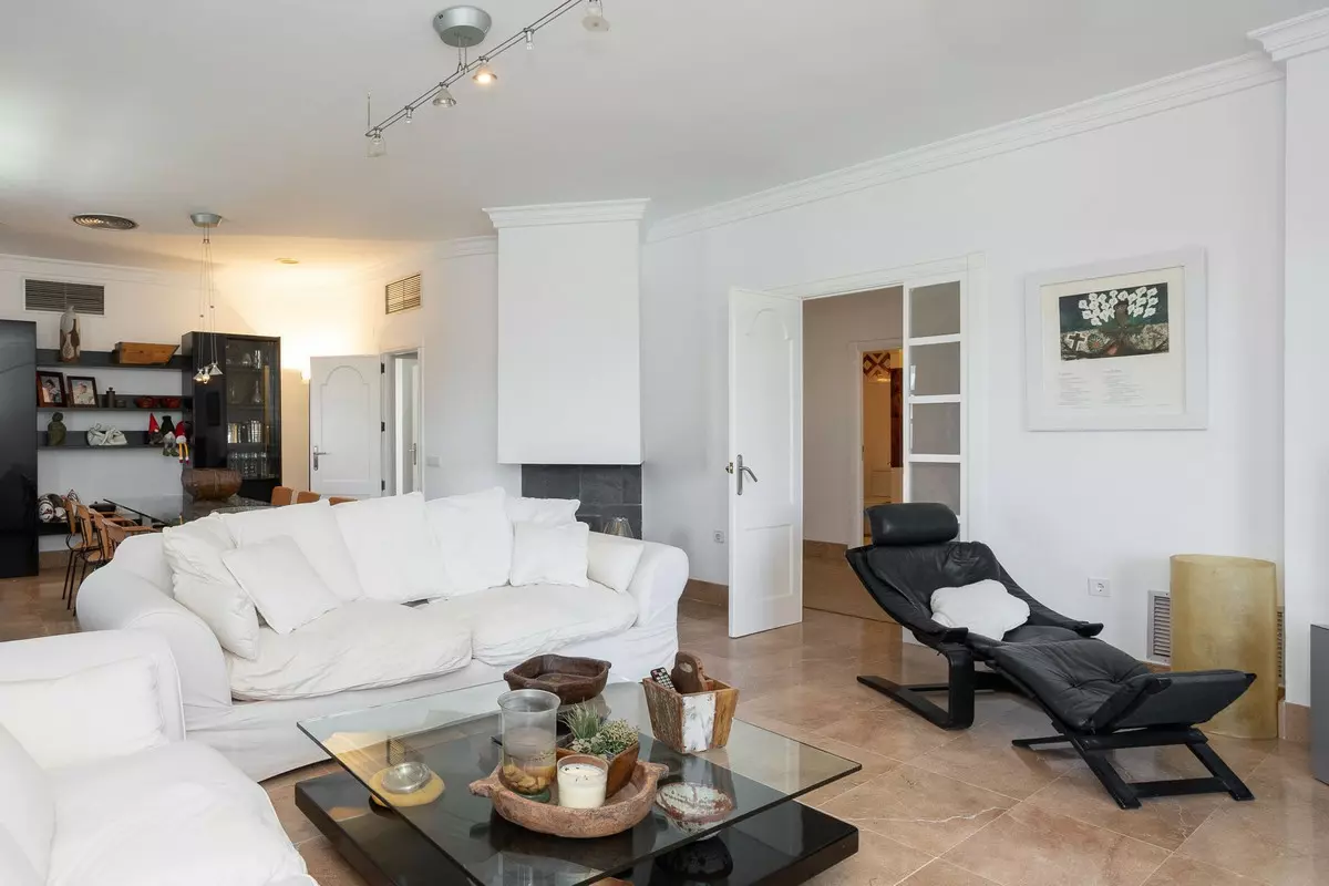 4-bedroom Villa In Torrevieja, Spain (420 M²)