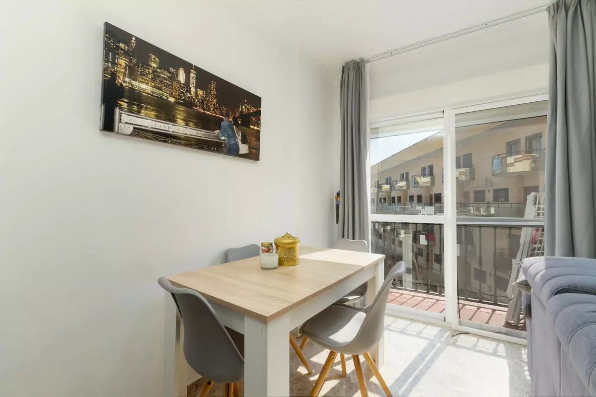 1-bedroom Apartment In Torremolinos, Spain (61 M²)