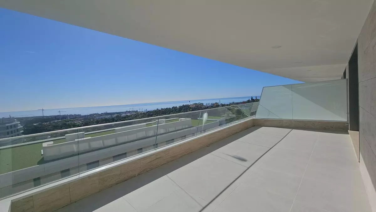 2-bedroom Apartment In Estepona, Spain (118 M²)