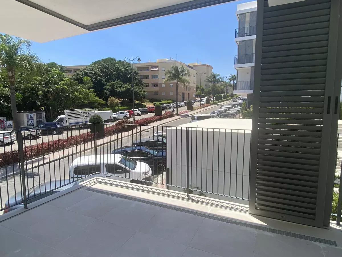3-bedroom Apartment In Estepona, Spain (93 M²)