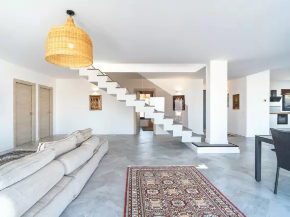 6-bedroom Villa In Coín, Spain (527 M²)
