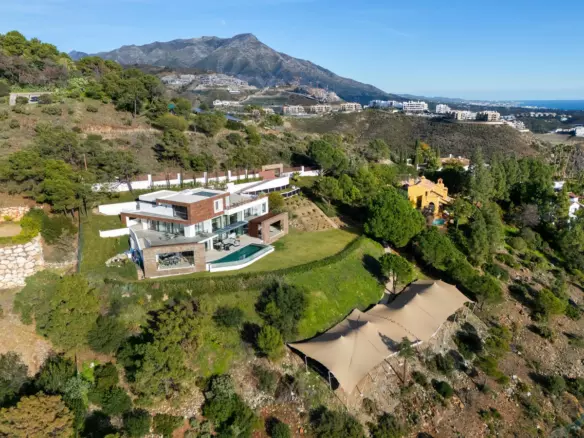 5-bedroom Villa In Benahavis, Spain (715 M²)
