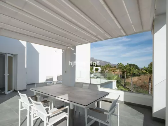 3-bedroom Apartment In Benahavis, Spain (155 M²)