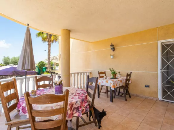 6-bedroom Villa In Torrevieja, Spain (375 M²)