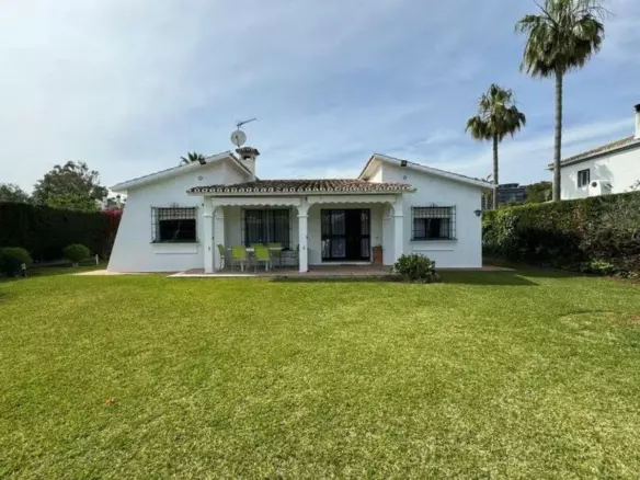 3-bedroom Villa In Estepona, Spain (100 M²)