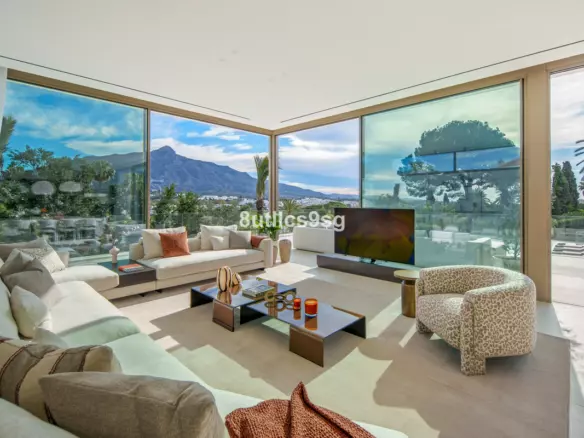 5-bedroom Villa In Marbella, Spain (986 M²)