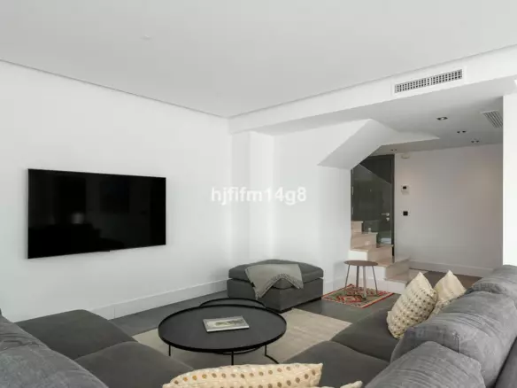 3-bedroom Apartment In Benahavis, Spain (155 M²)