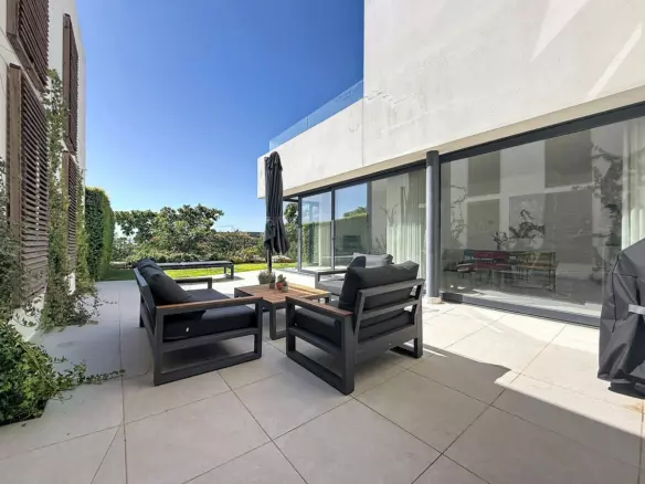 3-bedroom Apartment In Casares, Spain (184 M²)