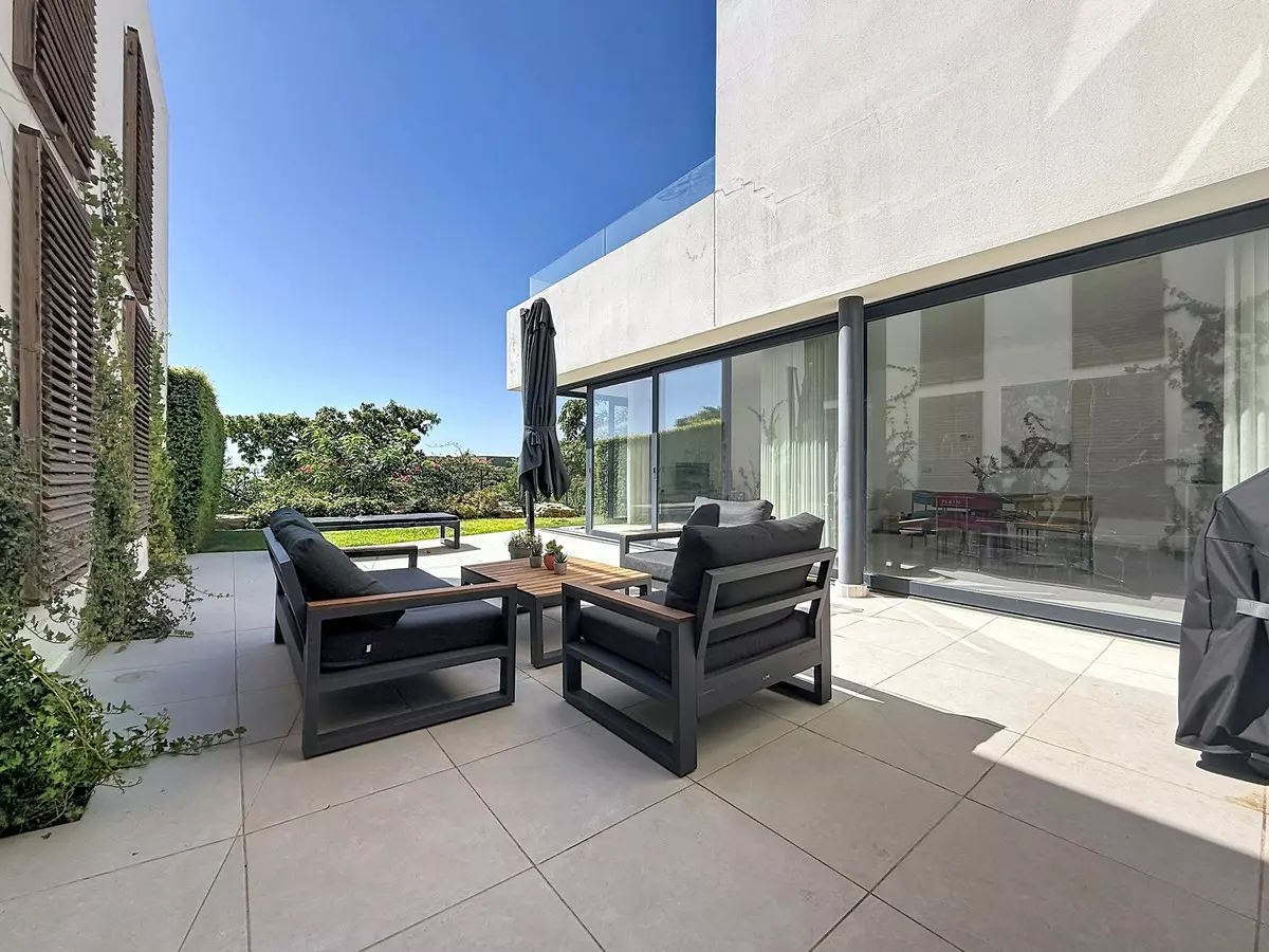3-bedroom Apartment In Casares, Spain (184 M²)