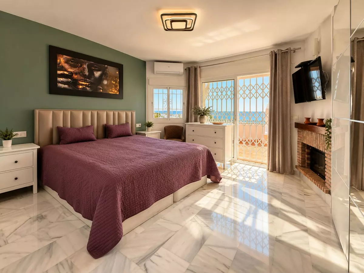 3-bedroom Town House In Mijas, Spain (202 M²)