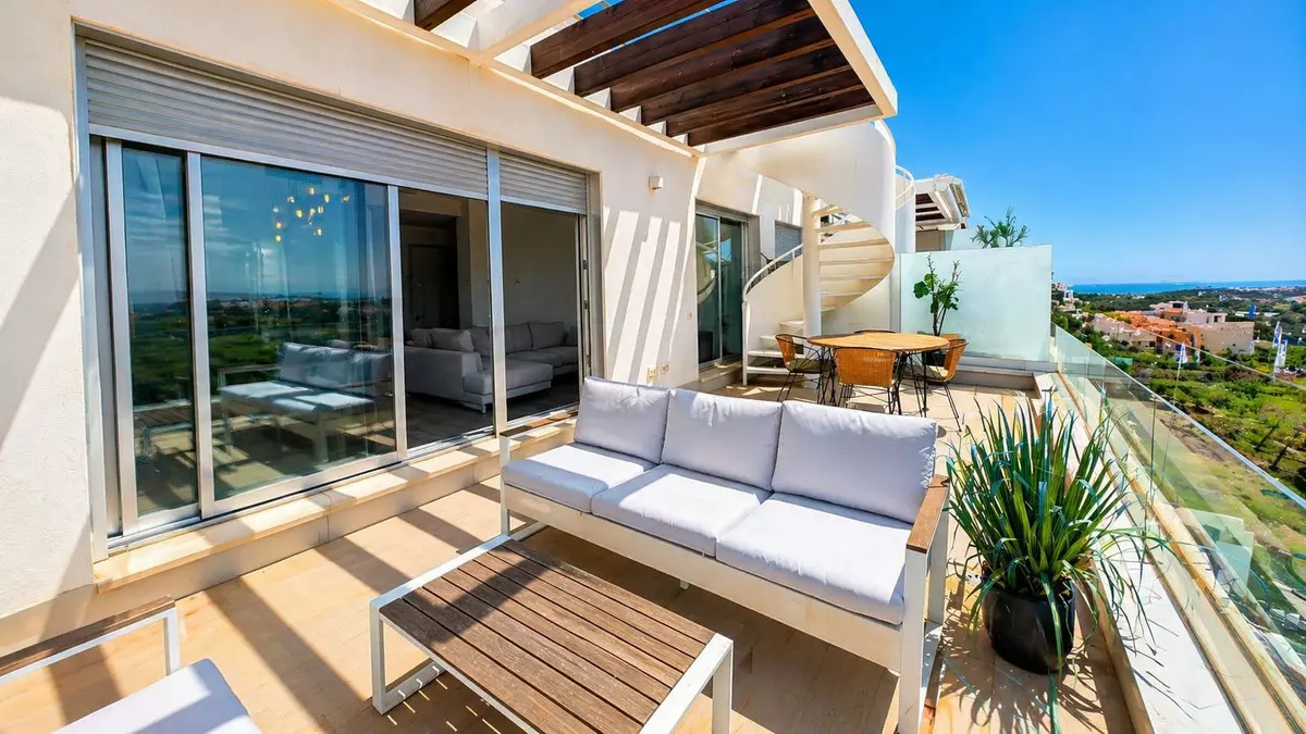 2-bedroom Apartment In Estepona, Spain (75 M²)