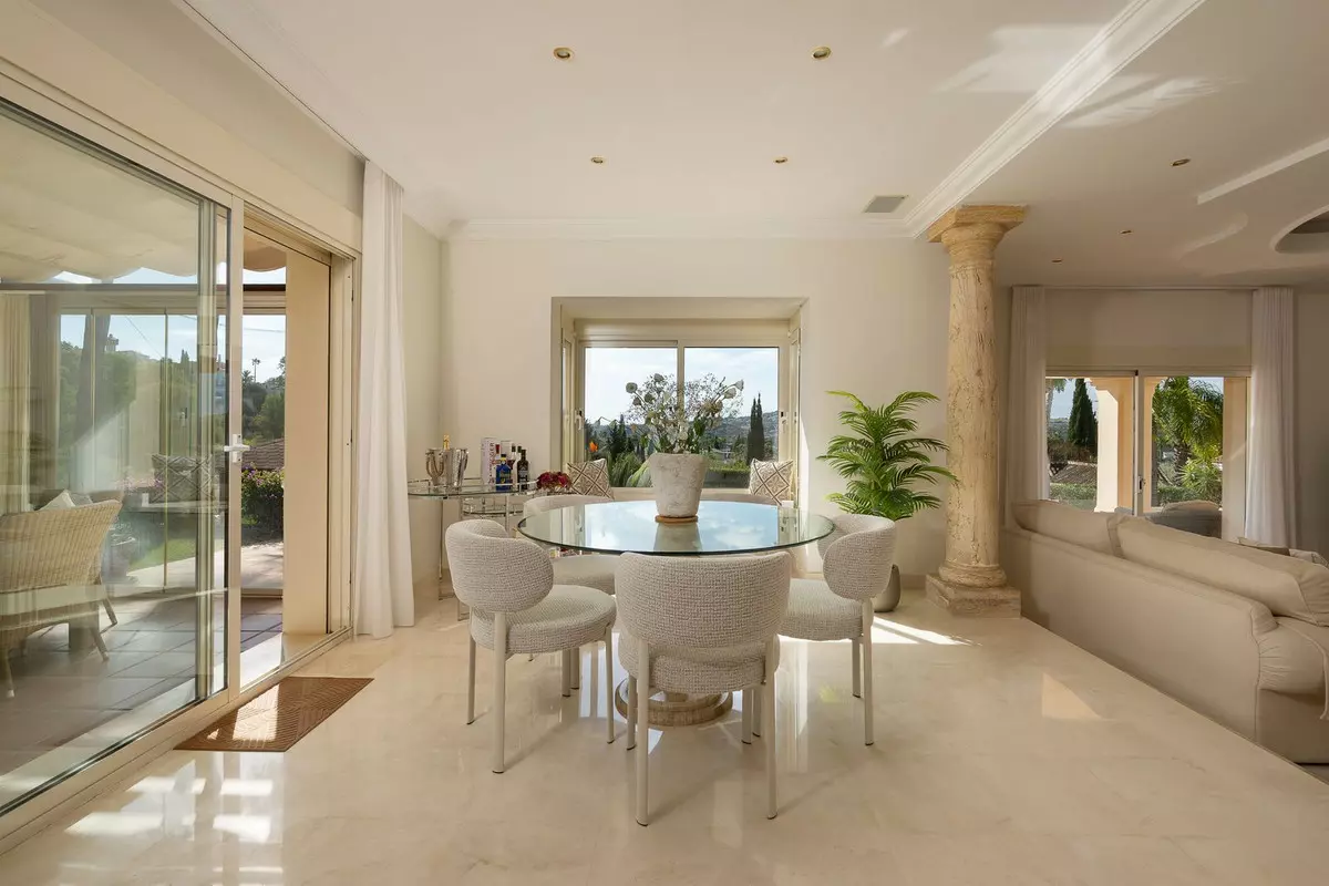 4-bedroom Villa In Mijas, Spain (450 M²)