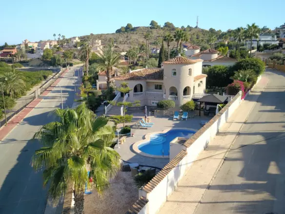 5-bedroom Villa In Algorfa, Spain (375 M²)