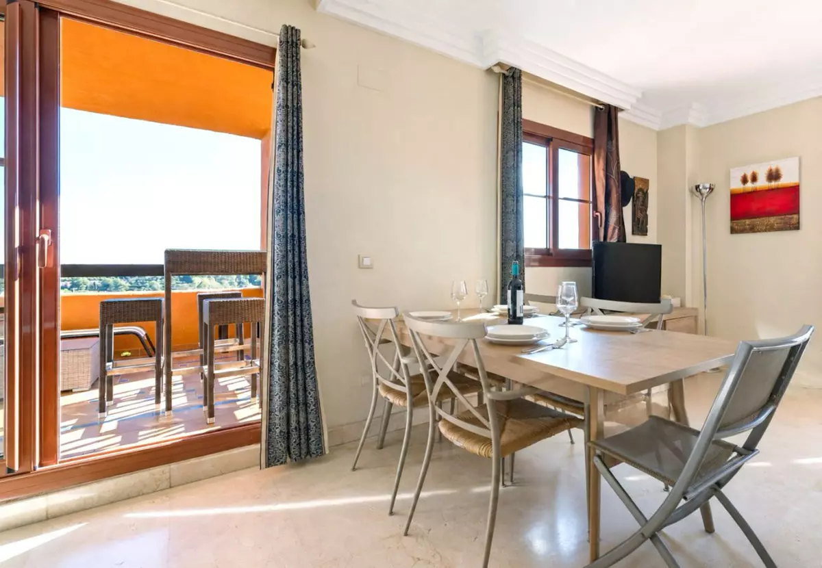 2-bedroom Apartment In Estepona, Spain (158 M²)