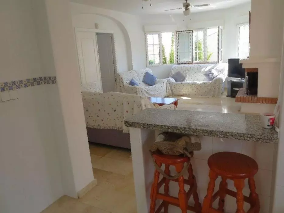 6-bedroom Villa In Orihuela, Spain (175 M²)