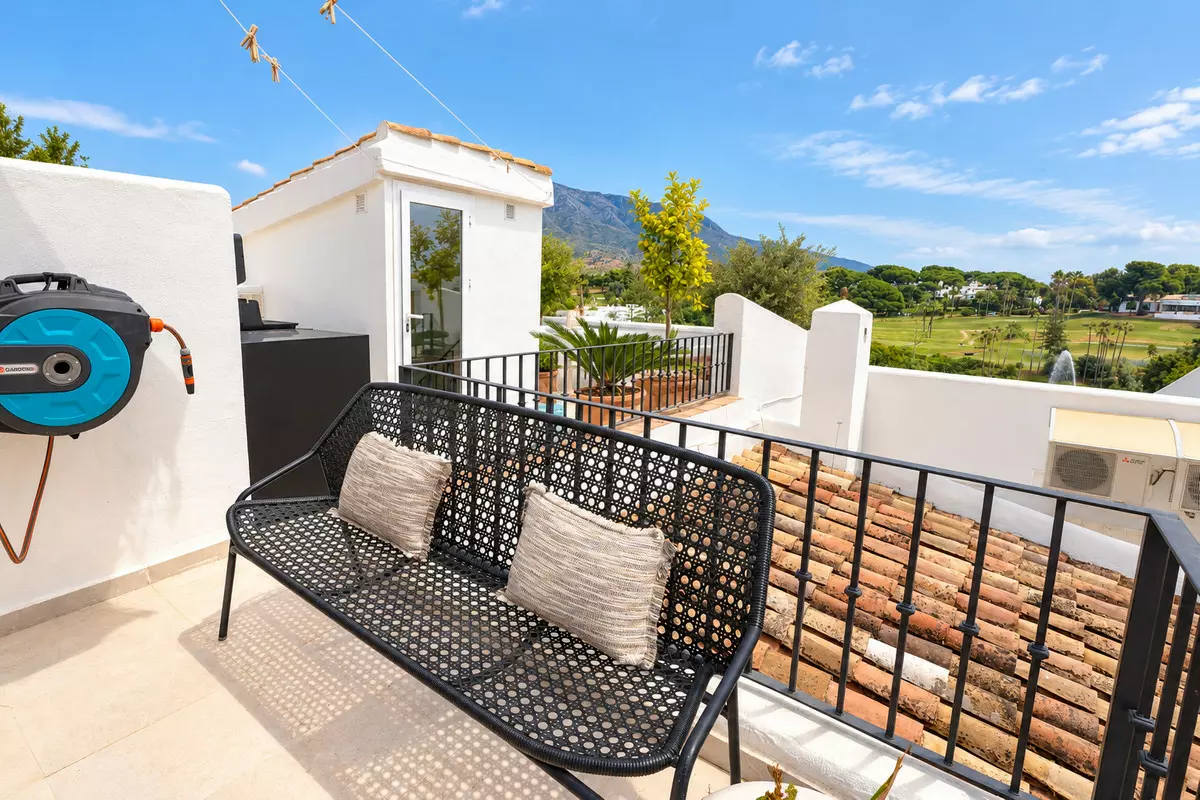 2-bedroom Apartment In Marbella, Spain (73 M²)