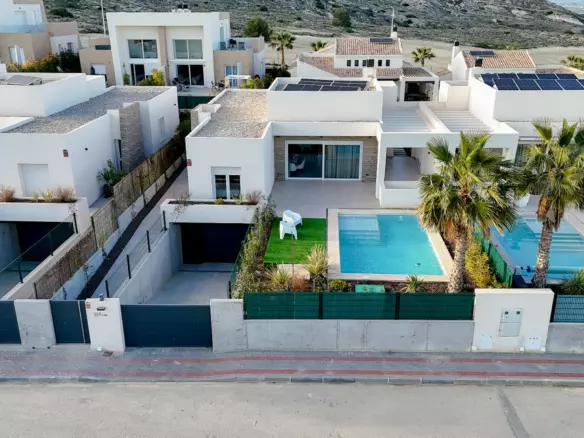 4-bedroom Villa In Algorfa, Spain (362 M²)