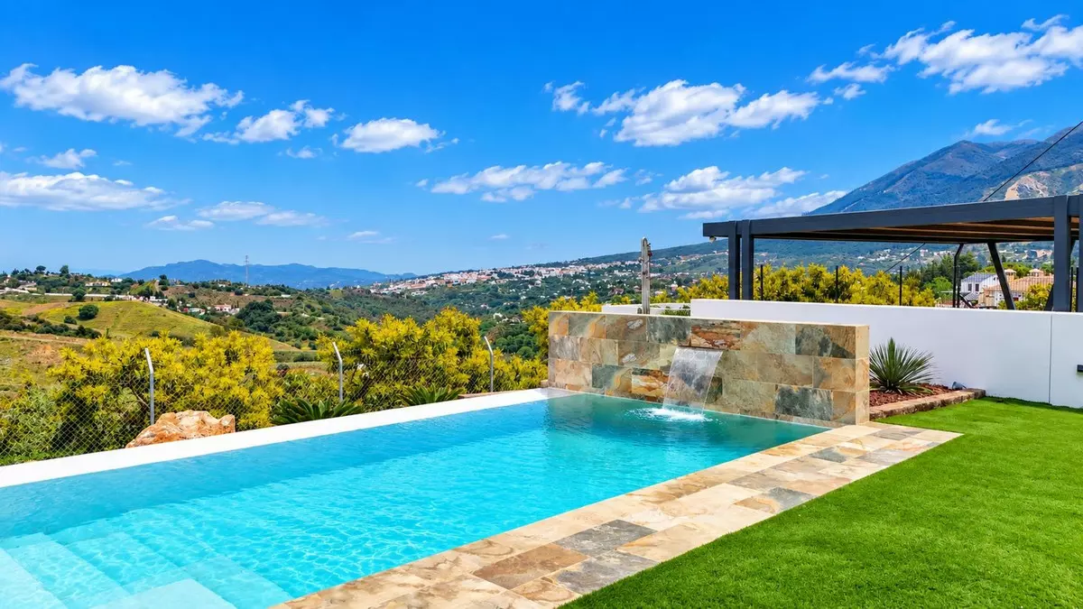 3-bedroom Villa In Alhaurín El Grande, Spain (166 M²)