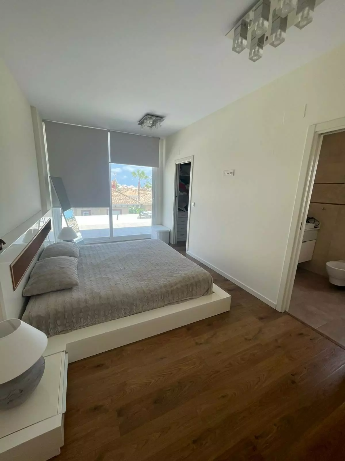 5-bedroom Villa In Bigastro, Spain (322 M²)