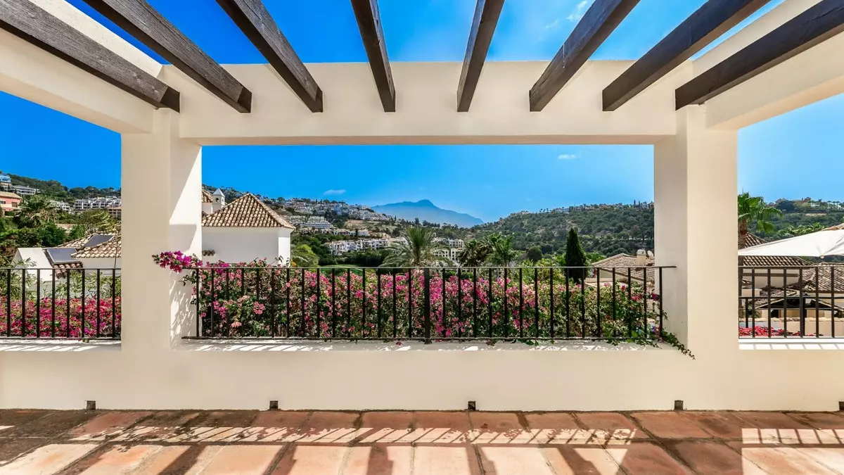4-bedroom Villa In Benahavis, Spain (396 M²)