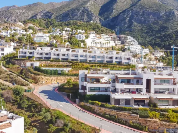 3-bedroom Apartment In Istan, Spain (140 M²)