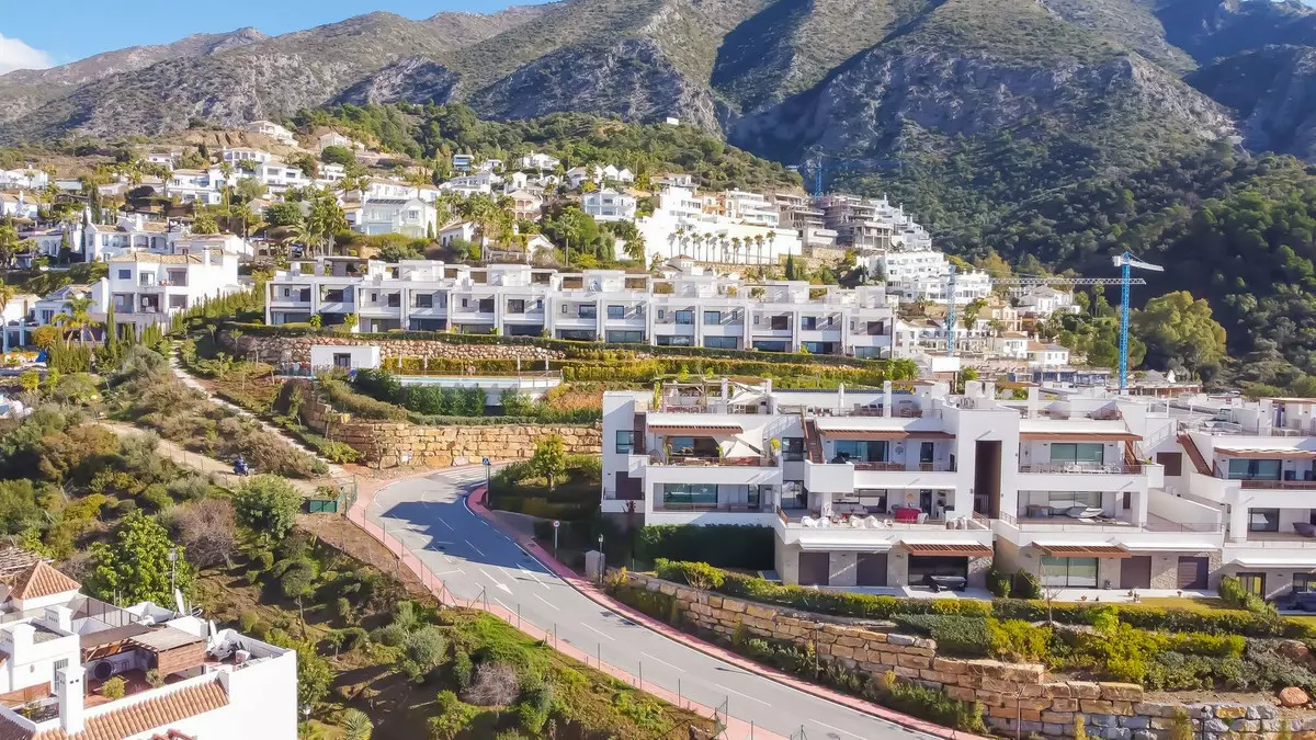 3-bedroom Apartment In Istan, Spain (140 M²)