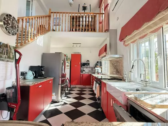5-bedroom Villa In Orihuela, Spain (220 M²)