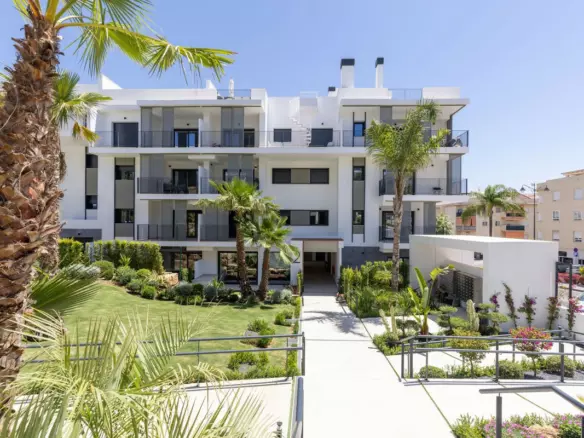 3-bedroom Apartment In Estepona, Spain (92 M²)