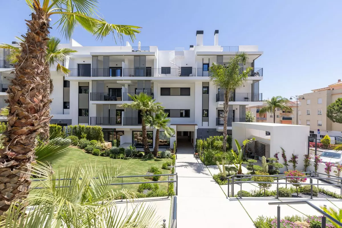 3-bedroom Apartment In Estepona, Spain (92 M²)