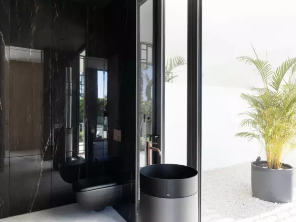 3-bedroom Villa In Marbella, Spain (447 M²)