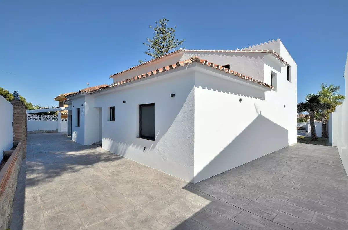 5-bedroom Villa In Mijas, Spain (307 M²)