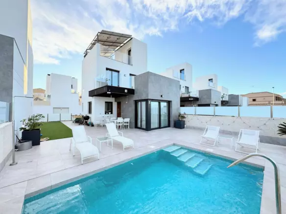 3-bedroom Villa In Orihuela, Spain (175 M²)