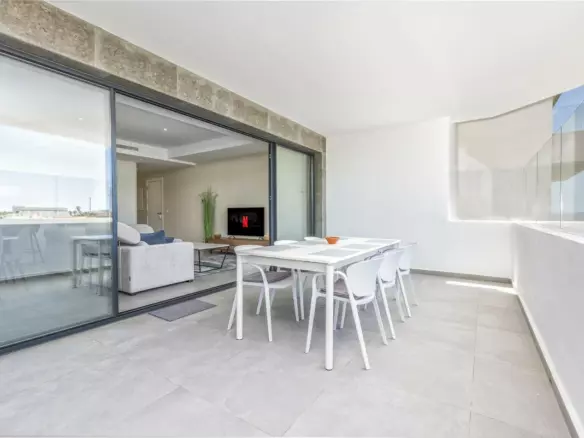 2-bedroom Apartment In Fuengirola, Spain (122 M²)