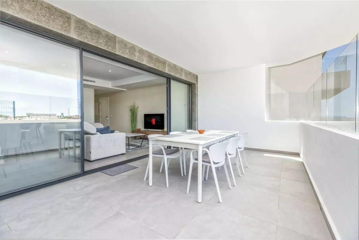 2-bedroom Apartment In Fuengirola, Spain (122 M²)