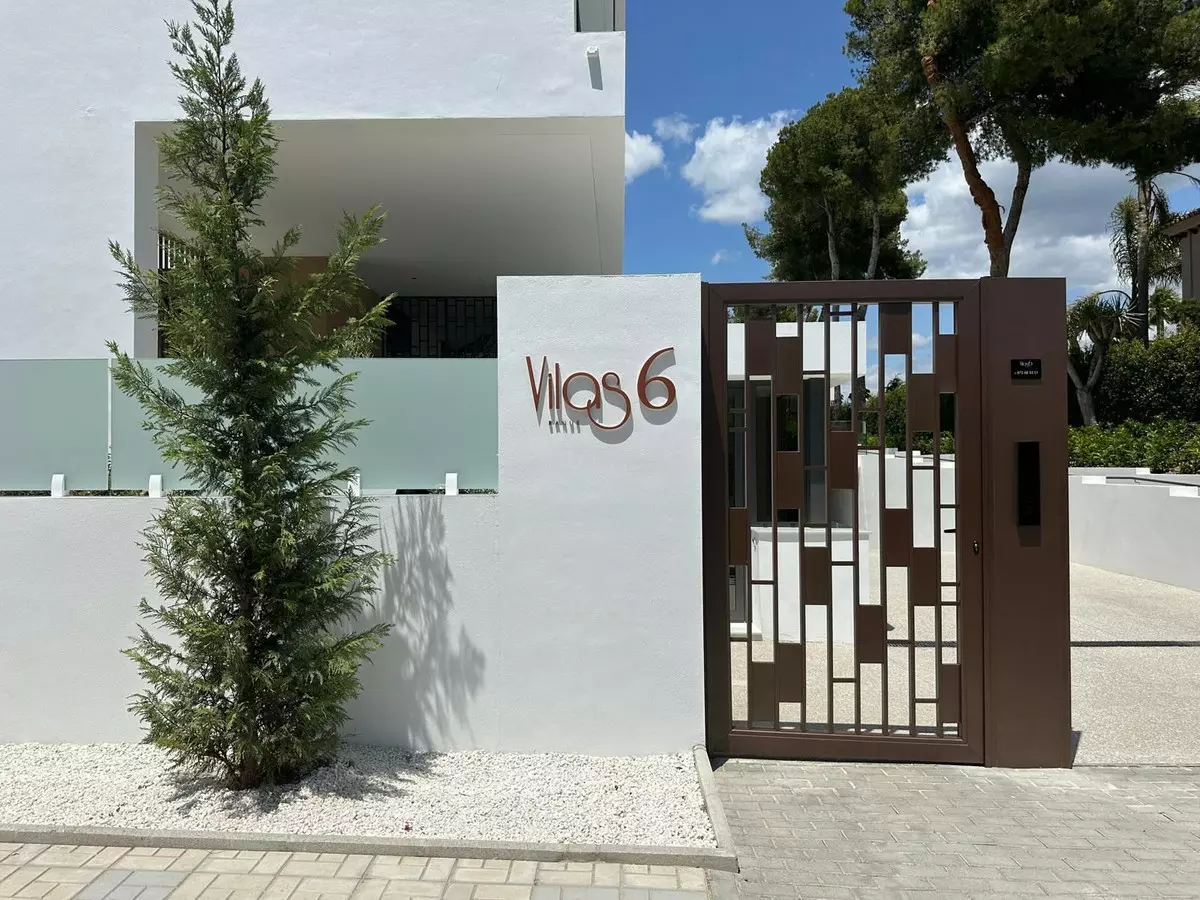 4-bedroom Villa In Marbella, Spain (445 M²)