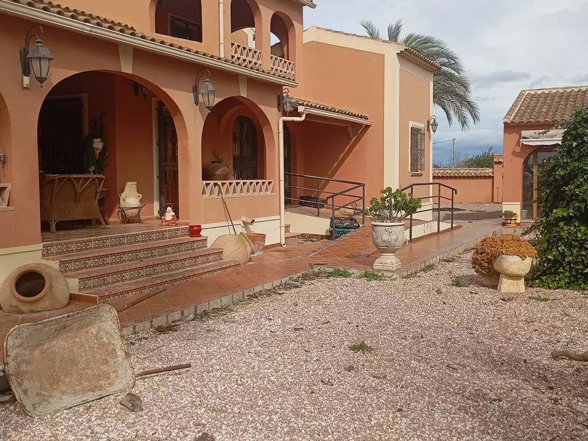 5-bedroom Villa In Dolores, Spain (350 M²)
