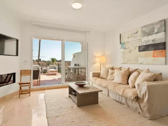 3-bedroom Town House In Estepona, Spain (165 M²)