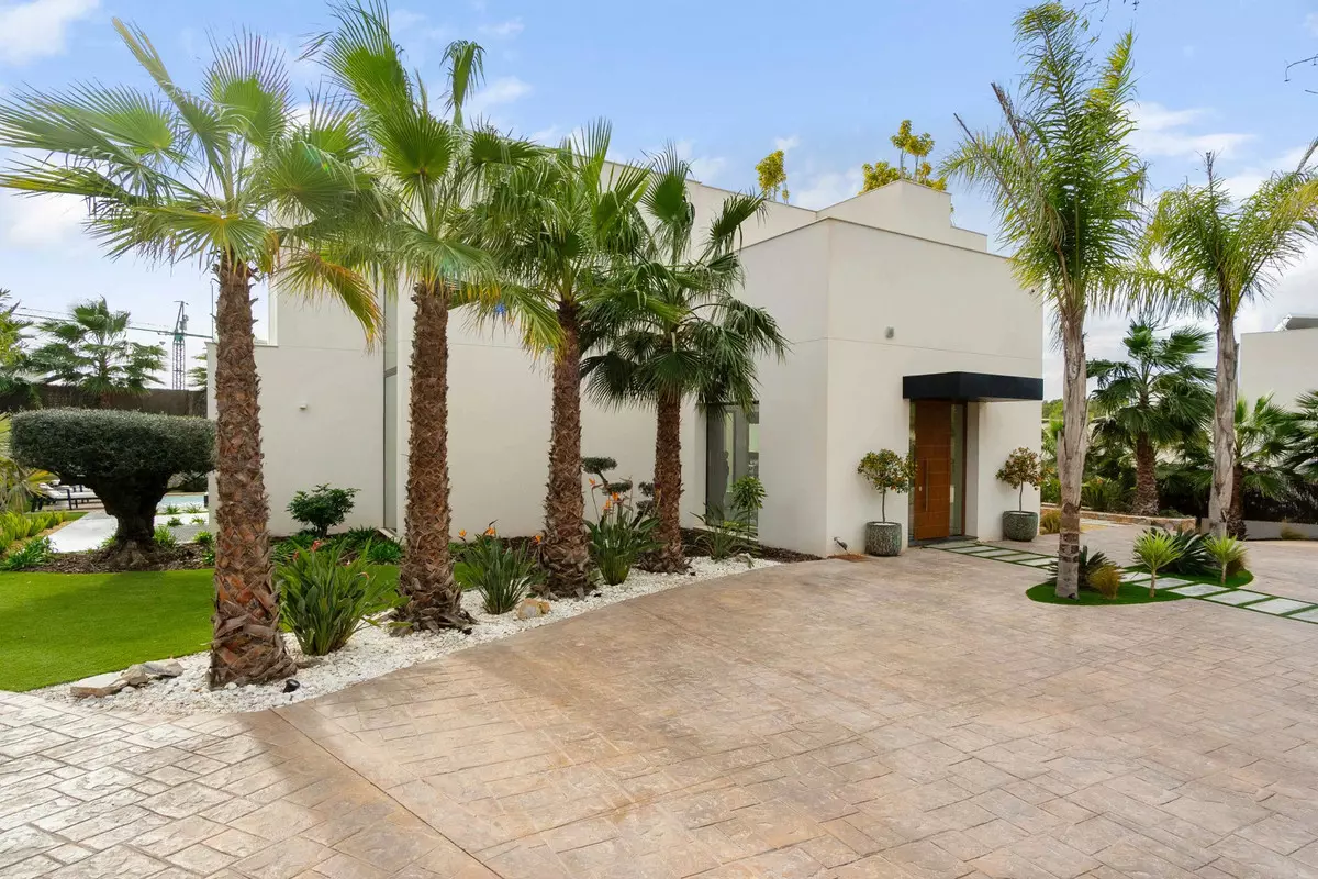 4-bedroom Villa In Orihuela, Spain (550 M²)