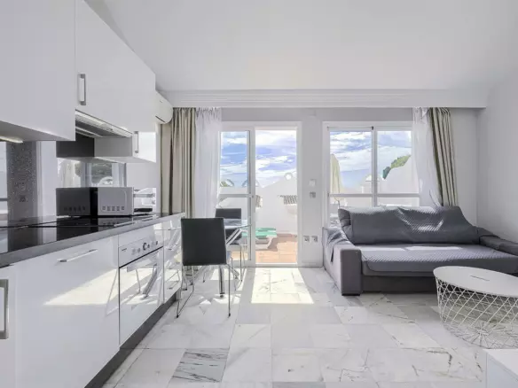 2-bedroom Town House In Marbella, Spain (82 M²)