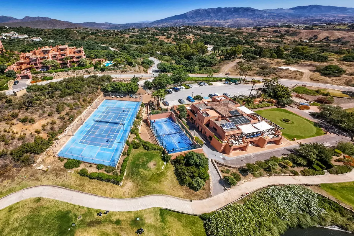 3-bedroom Apartment In Marbella, Spain (163 M²)