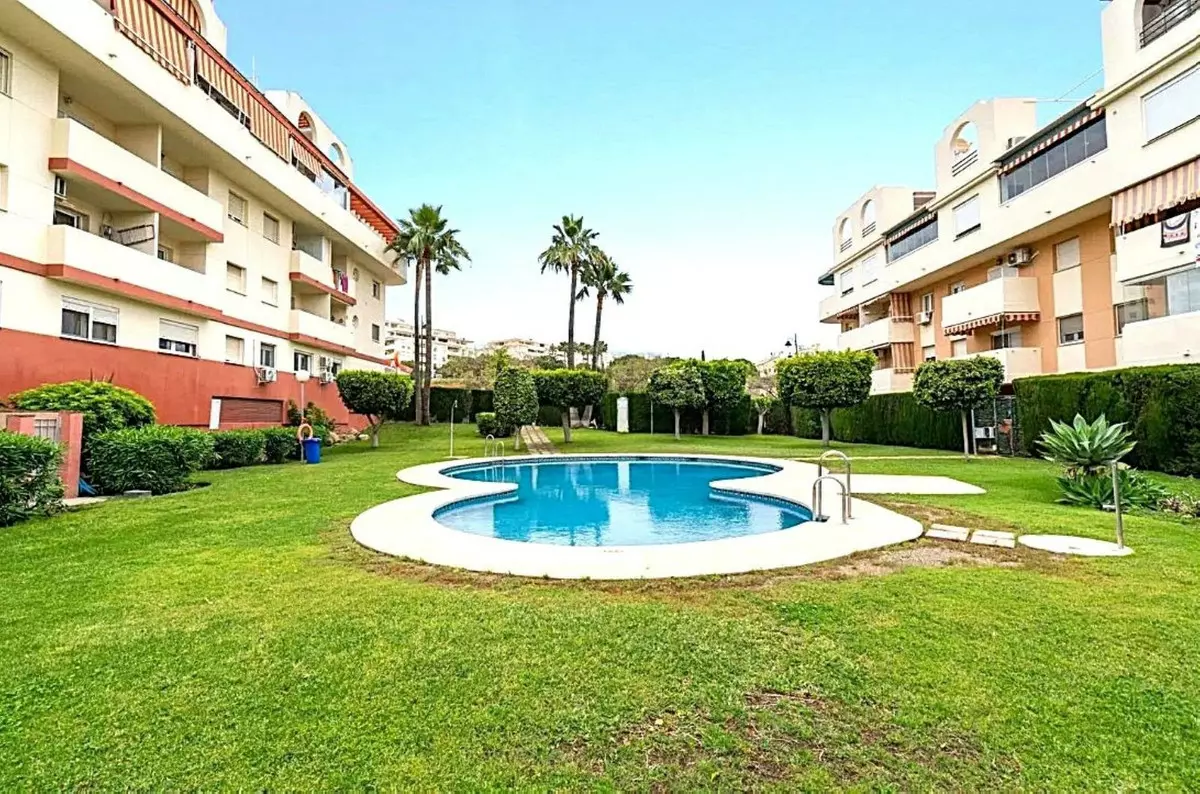 3-bedroom Apartment In Estepona, Spain (70 M²)