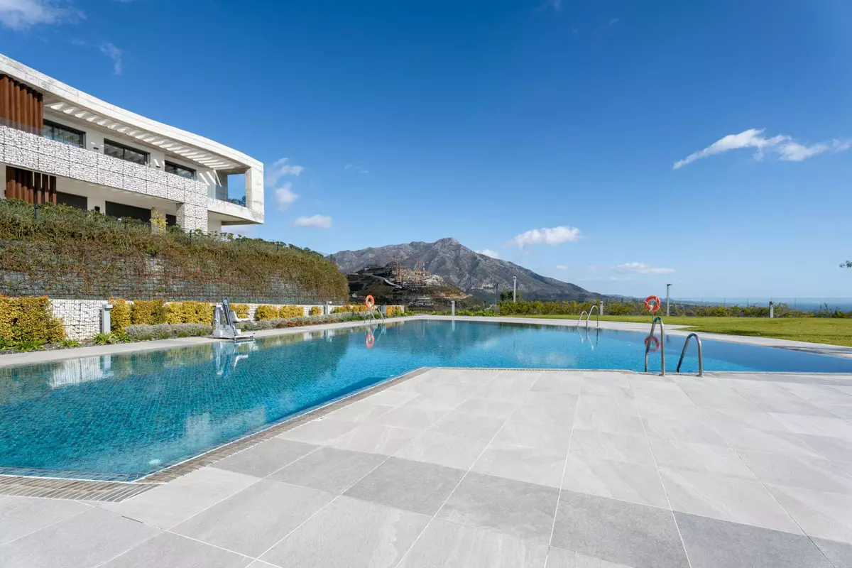 3-bedroom Apartment In Benahavis, Spain (158 M²)