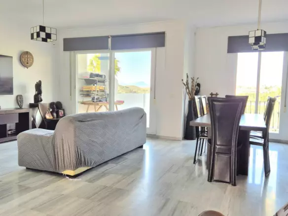 3-bedroom Villa In Alhaurín El Grande, Spain (242 M²)