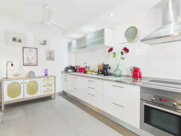 3-bedroom Town House In Estepona, Spain (122 M²)