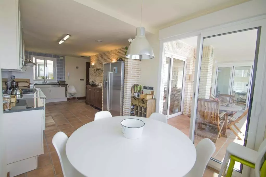3-bedroom Apartment In Torrevieja, Spain (150 M²)