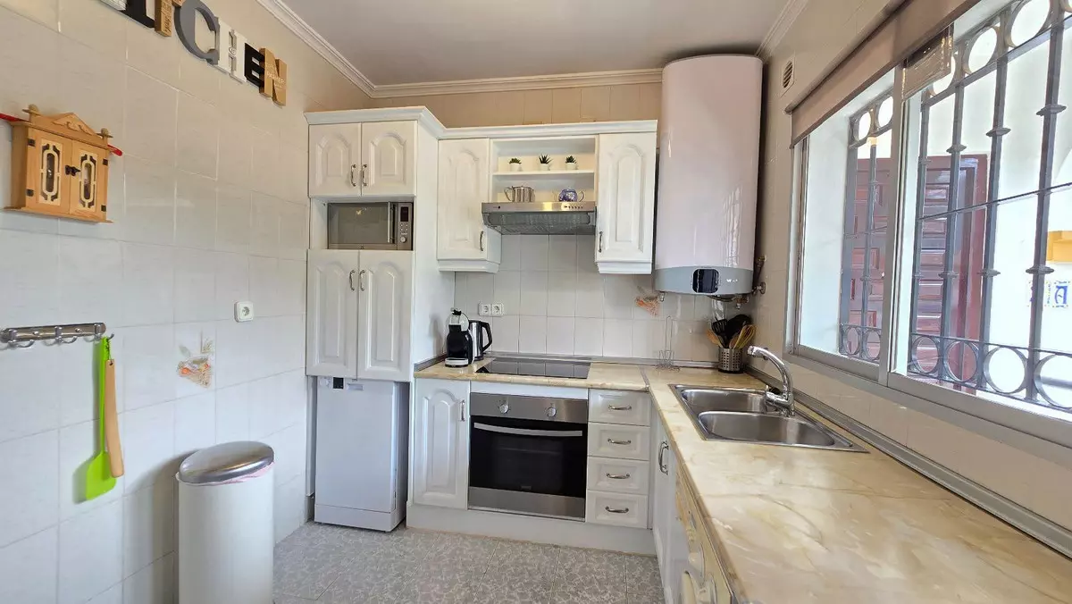 2-bedroom Apartment In Benalmádena, Spain (99 M²)