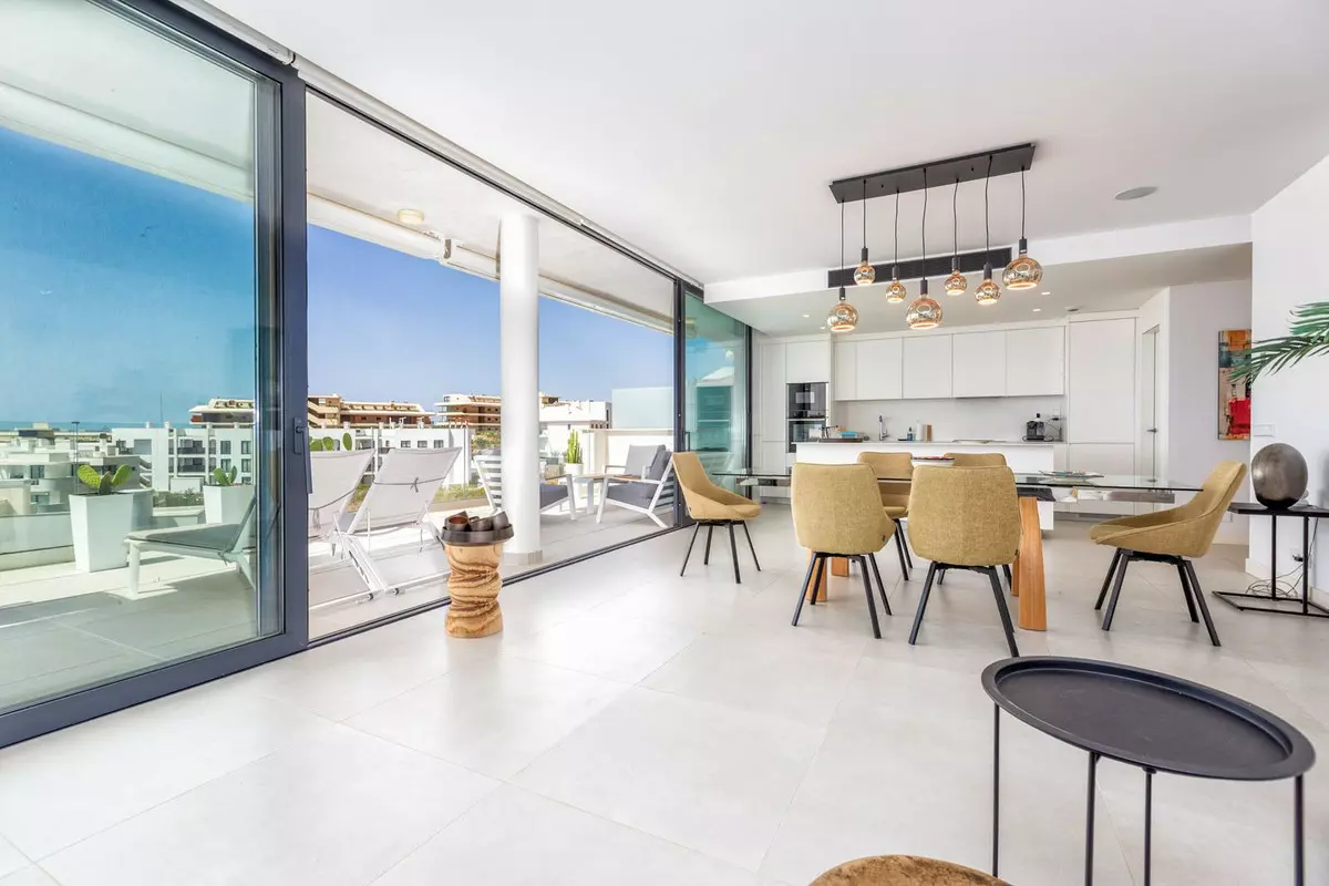 3-bedroom Apartment In Fuengirola, Spain (123 M²)