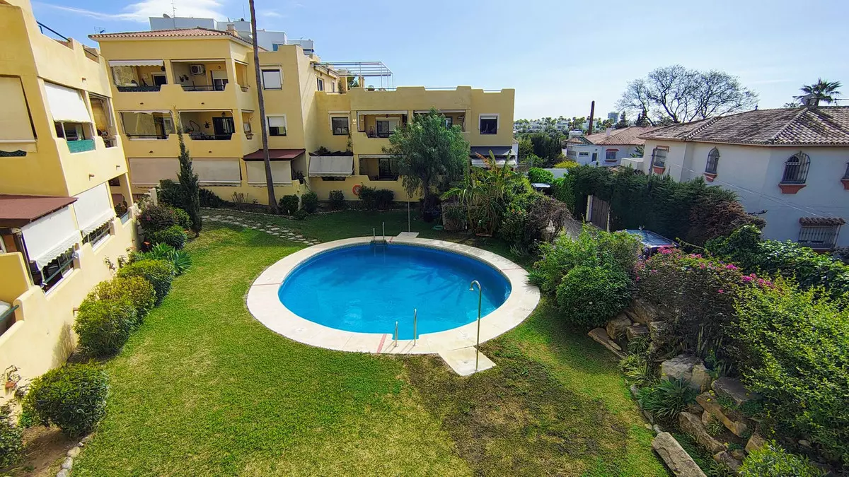 2-bedroom Apartment In Marbella, Spain (90 M²)