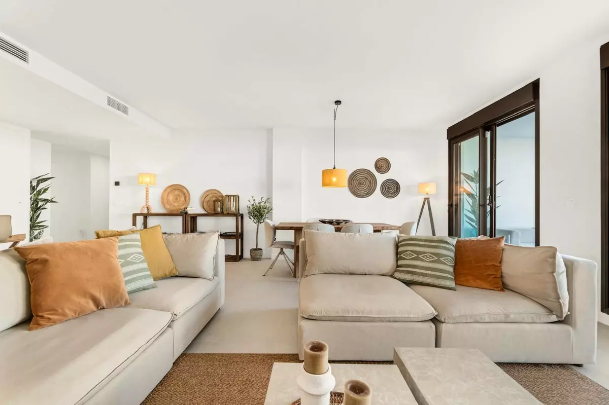 3-bedroom Apartment In Estepona, Spain (123 M²)