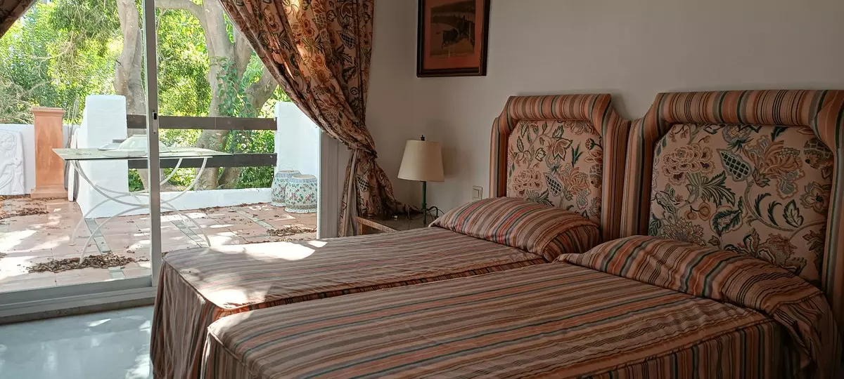 3-bedroom Apartment In Marbella, Spain (220 M²)